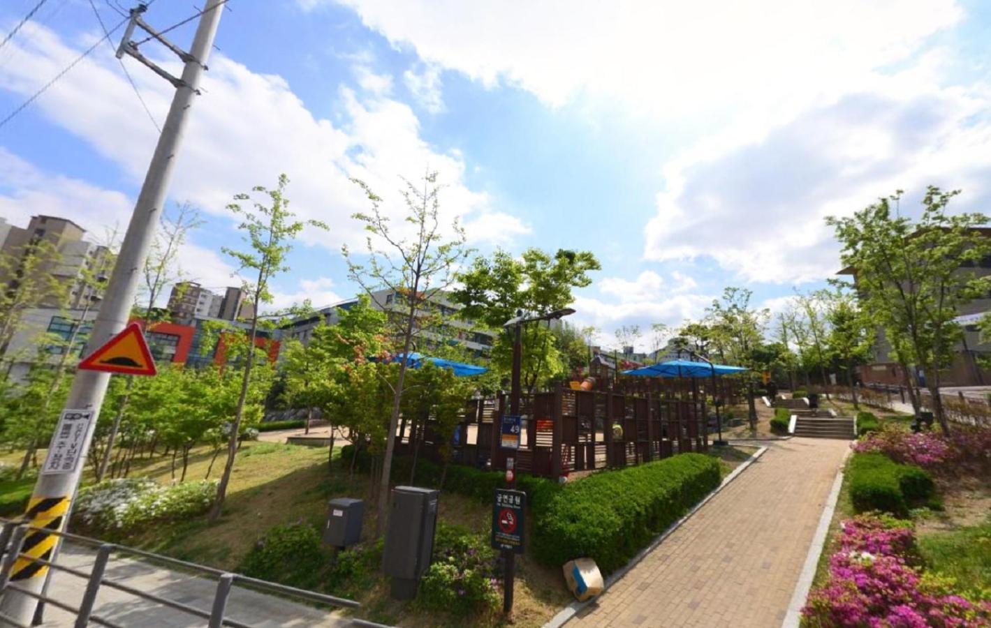 Near By Hongdae Fully Furnished, Quiet, Spacious House Apartment