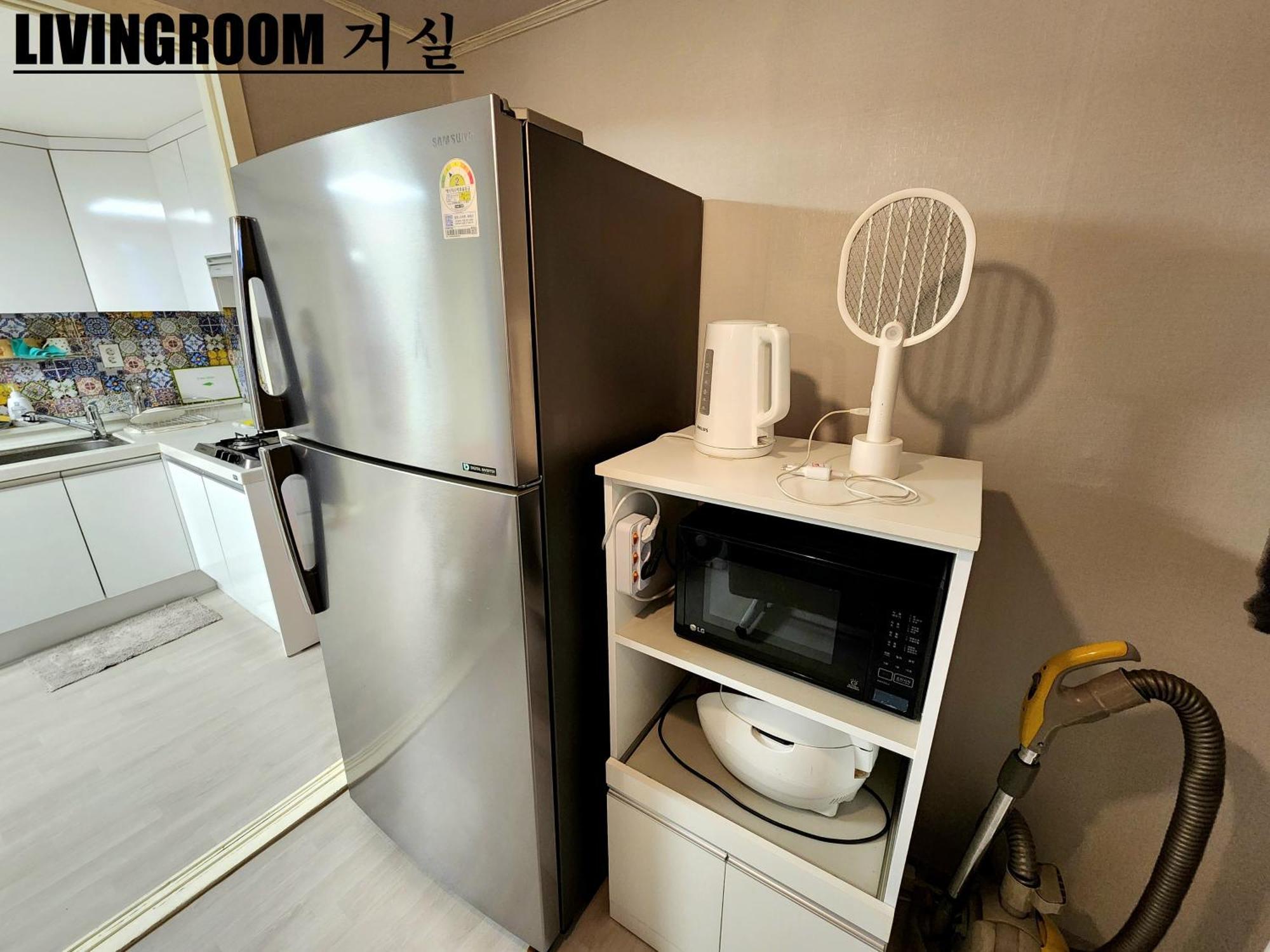 Near By Hongdae Fully Furnished, Quiet, Spacious House Seoul