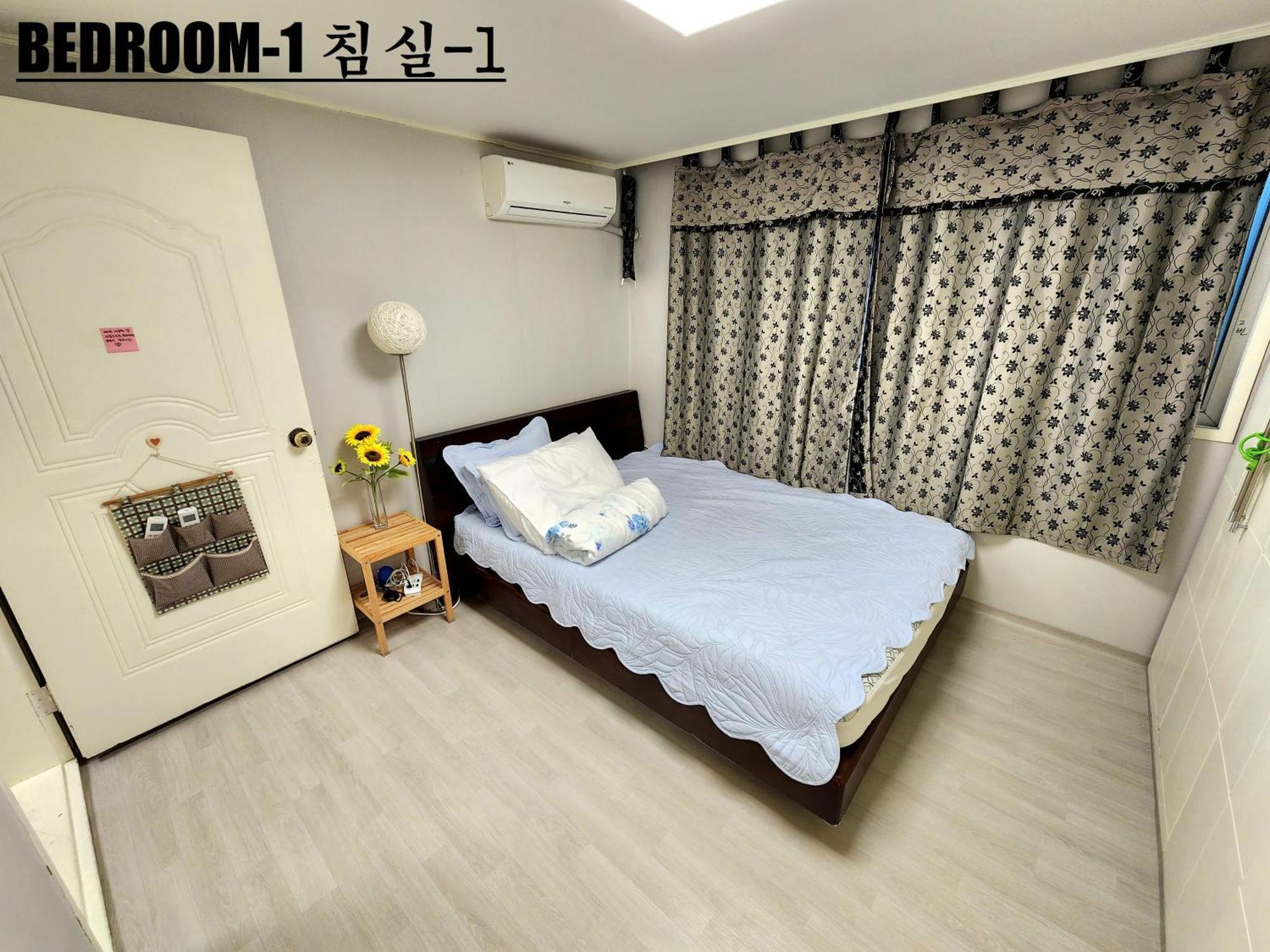 Apartment Near By Hongdae Fully Furnished, Quiet, Spacious House Seoul