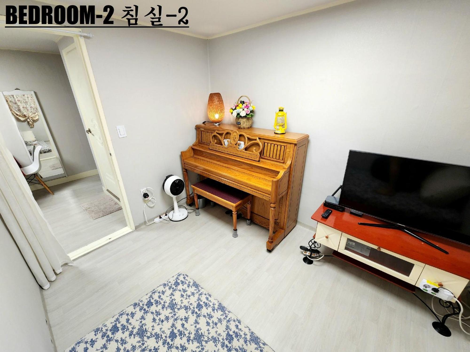 Near By Hongdae Fully Furnished, Quiet, Spacious House Apartment