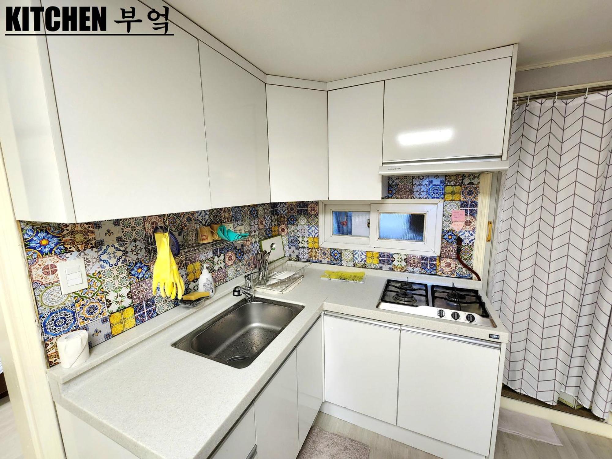 Apartment Near By Hongdae Fully Furnished, Quiet, Spacious House Seoul